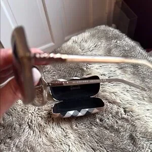 Burberry Beige Sunglasses with Checkered Case Burberry | Accessories | Burberry Beige Sunglasses With  main image 4